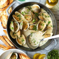 Garlic Butter Clams with White Wine Cream Sauce