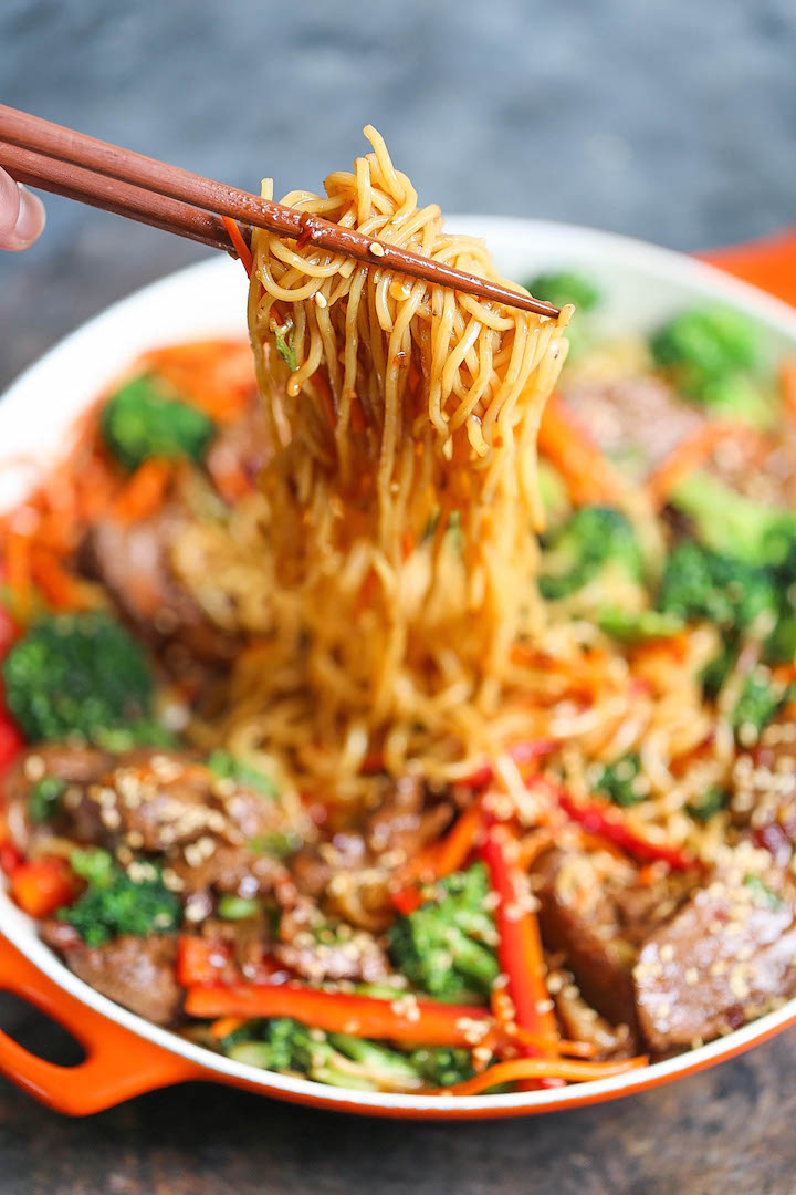 Garlic Sesame Noodles - Easy peasy take-out style sesame noodles for those busy weeknights! It's a simple, quick 30-min meal the whole family will LOVE!