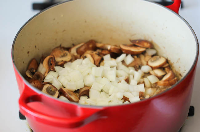 Homemade Cream of Mushroom Soup - The creamiest mushroom soup that tastes like the canned stuff but it's healthier, creamier and tastier!