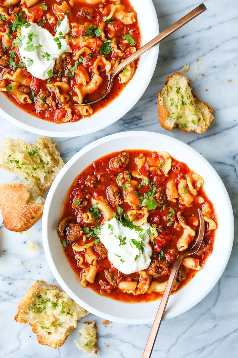 Slow Cooker Lasagna Soup - All the best flavors of lasagna made right into a soup! Made so effortlessly right in your crockpot. Simply set and forget! EASY!